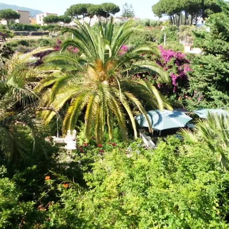 Il Giardino Di Anna Panzió Trecase
